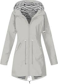 Veste imperméable pour les aventures en plein air